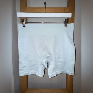 Wild Fable Ribbed High-Waisted Bike Shorts – Women’s Large (NWOT)